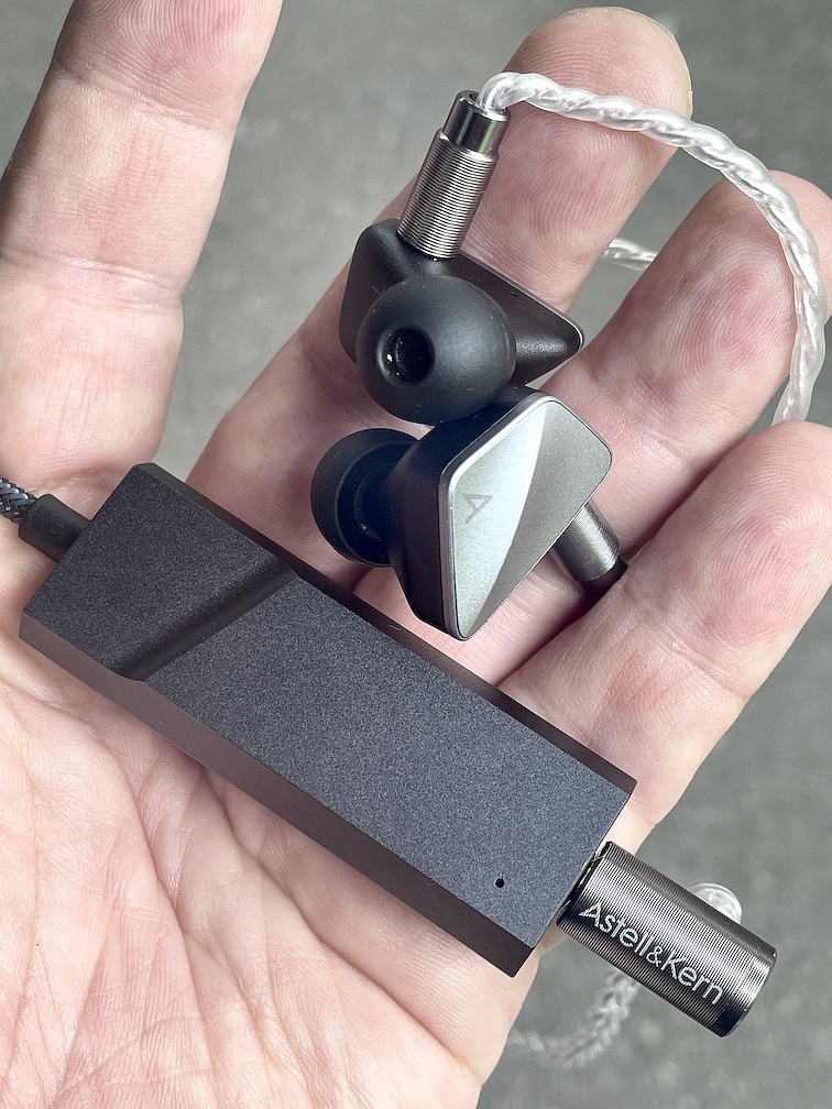 Astell & Kernのスティック型DAC、AK HC2レビュー: Music TO GO!